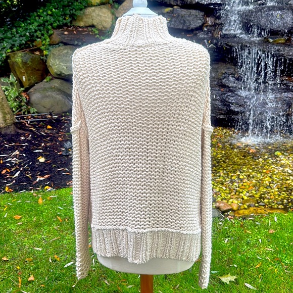 FREE PEOPLE CREAM CHUNKY KNIT COWL NECK SWEATER -S -🤩 - Picture 3 of 9